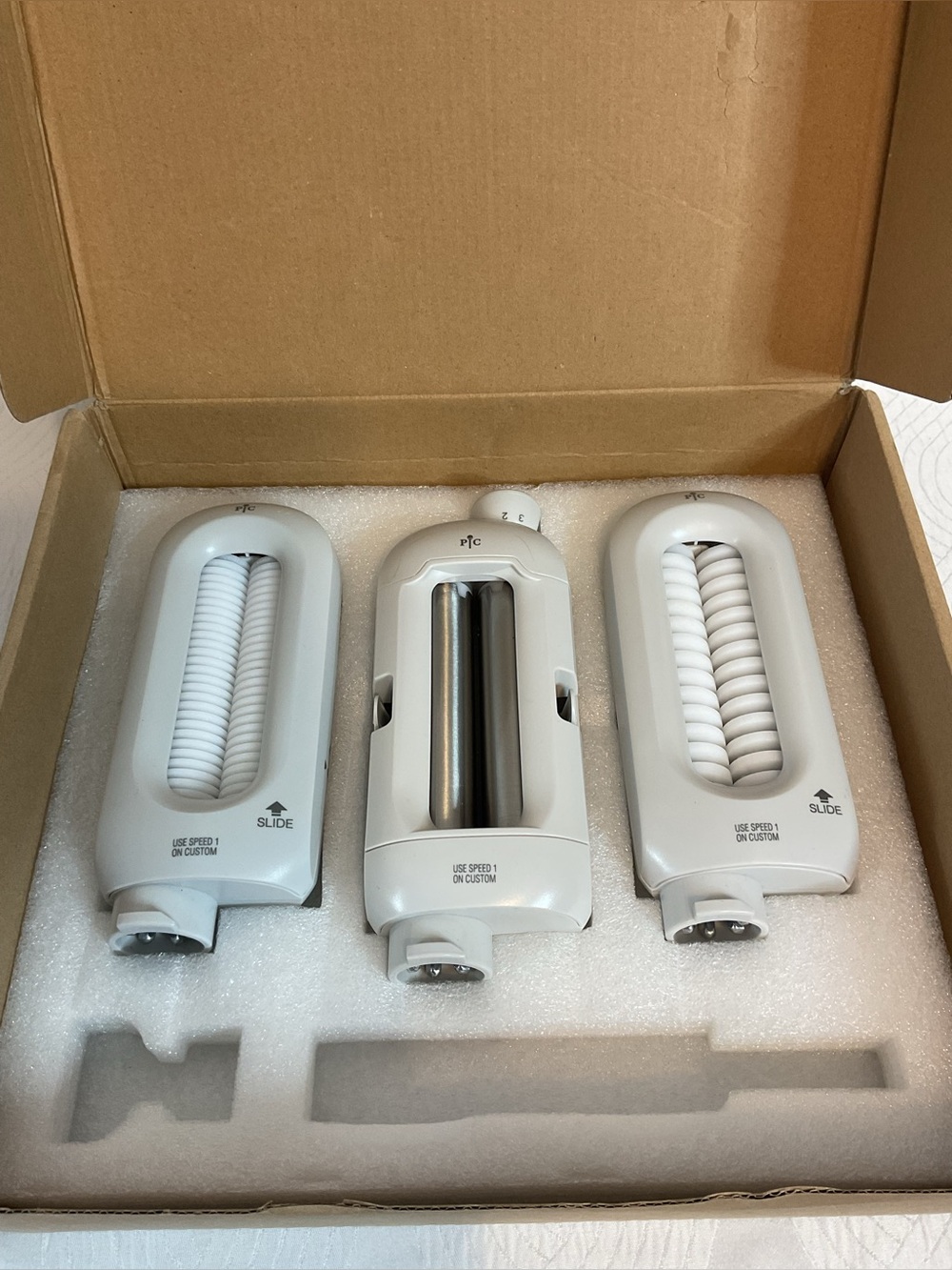 Pampered Chef Deluxe stand mixer 3 pc pasta roller and cutter set - Picture 2 of 6